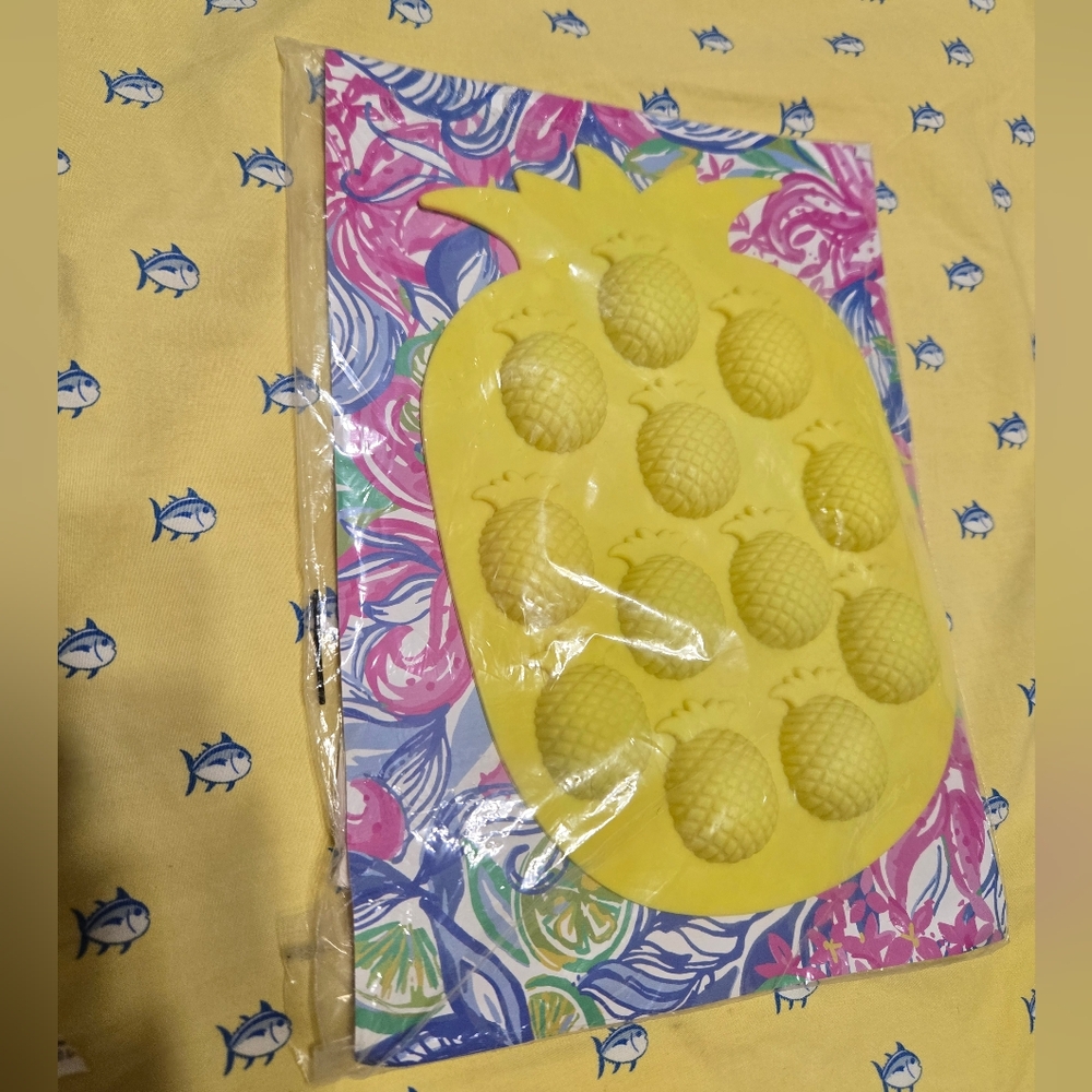 Lilly Pulitzer Pineapple Silicone Ice Cube Mold Tray NIP